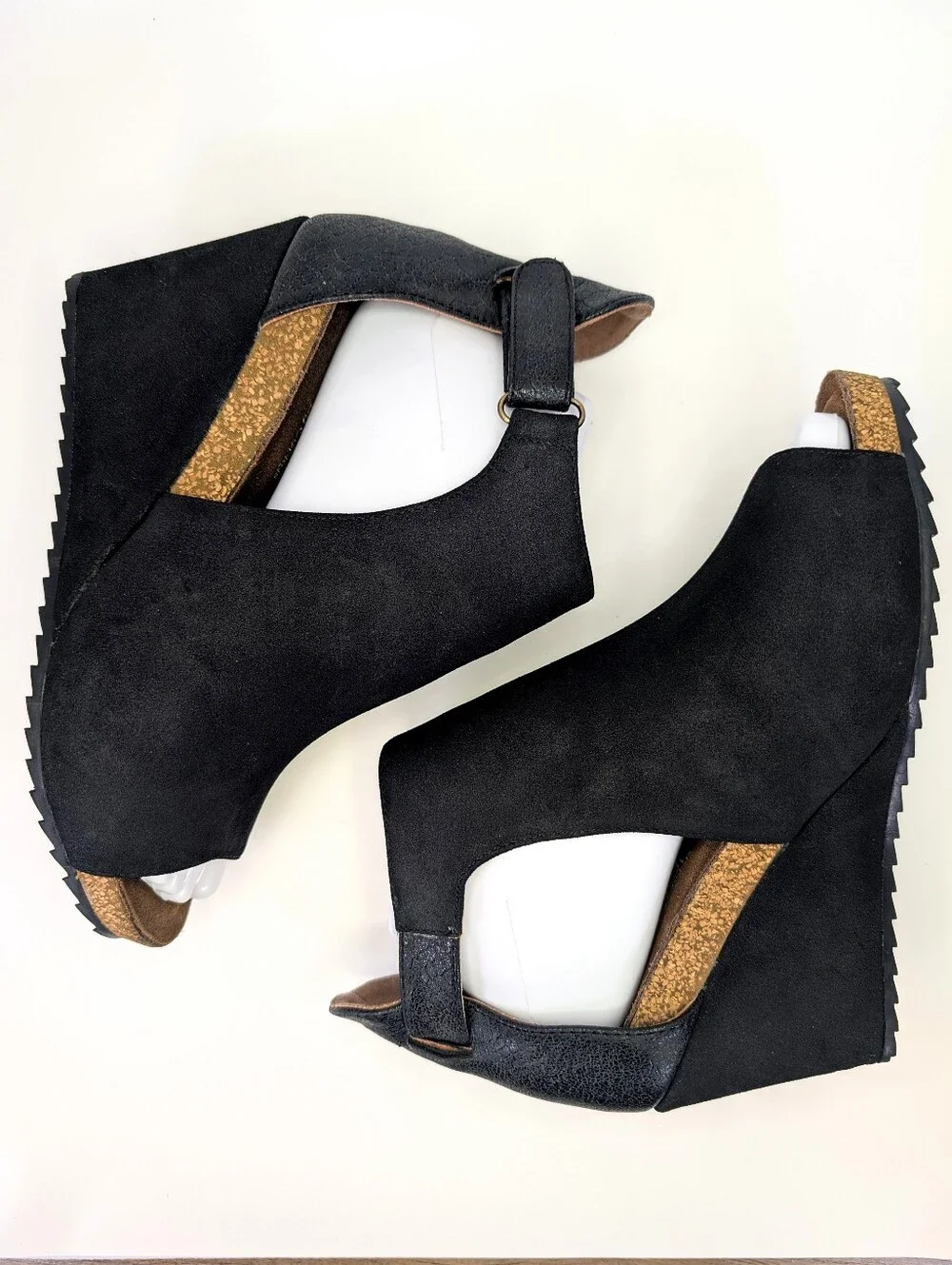 Corkey's Boutique Brand Sunburst Open Toe Wedge Dress Shoe Heels Velcro Black 8